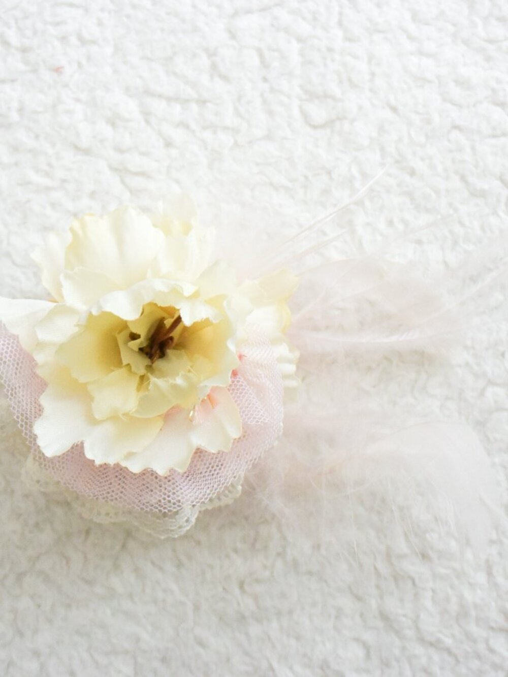 *DOLLCAKE* Boutique Ivory Flower, Feather & Lace Hairclip Accessory